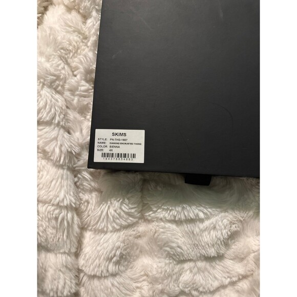 SWAROVSKI x SKIMS NWT Diamond Encrusted thong - Picture 3 of 4